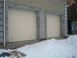 Гаражные ворота оттенок RAL1015 слоновая кость